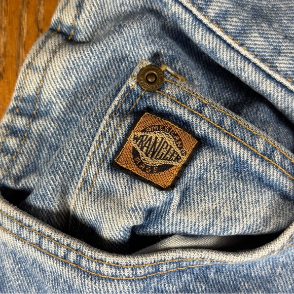 Vintage Wrangler Authentic Jeans Mens 36x32 Light Wash Blue Tapered USA Denim - Picture 2 of 16
